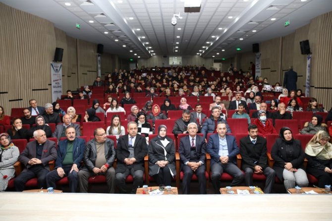 Sevgi, Şefkat Ve Merhameti Resmettiler Ödülü Kaptılar