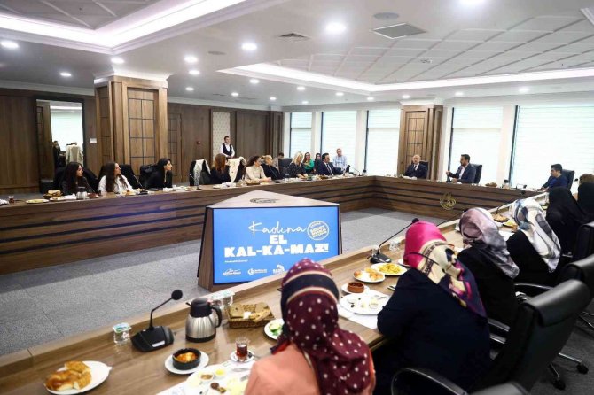 Bağcılar’da Bir Araya Gelen Kadın Radyocular, Kadına Şiddete Dikkat Çekti