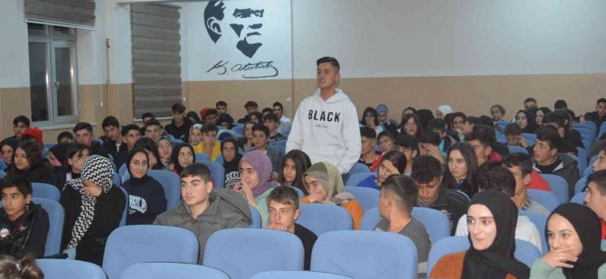 Kaymakam Gürses, Öğrencilerle Bir Araya Geldi