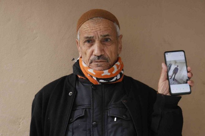 Kayıp Oğlunu Arayan Baba: "Ölüsünü Ya Da Dirisini Bulana 5 Bin Tl Vereceğim"