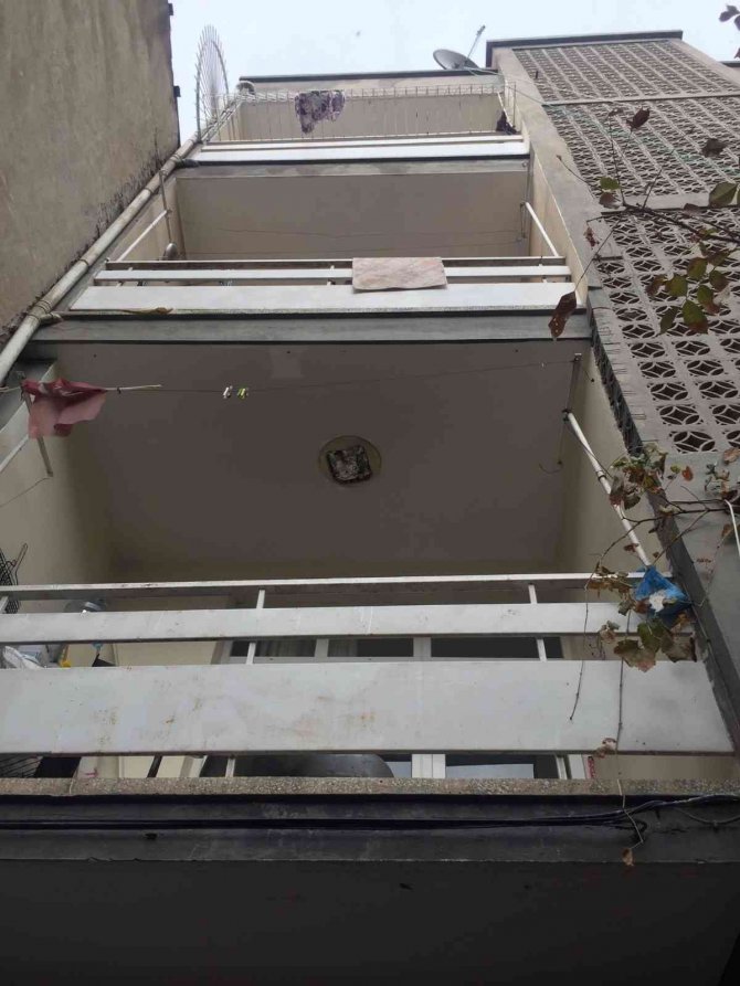 Aynı Apartman 11 Ay Arayla İki Kadına Mezar Oldu