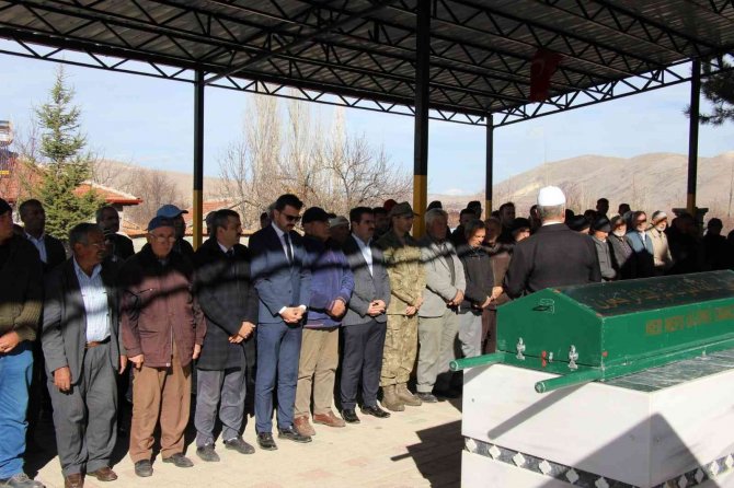 Vefat Eden Şehit Babası Protokolünde Katıldığı Törenle Toprağa Verildi