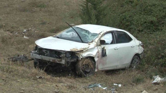 Arnavutköy’de Otomobil Şarampole Uçtu: 2 Yaralı