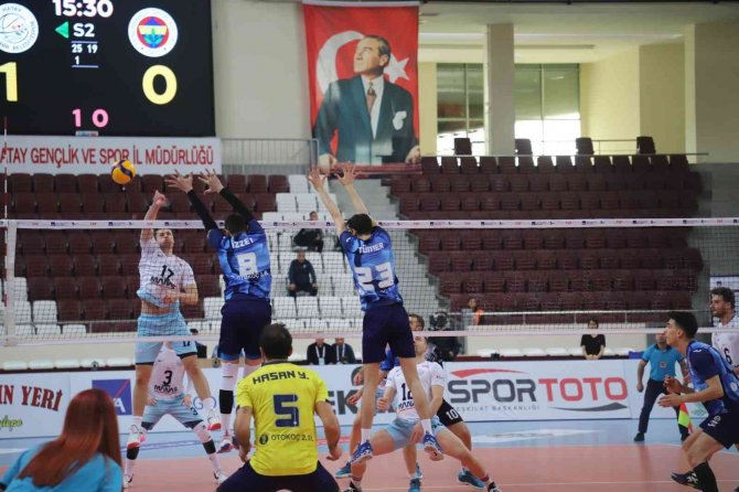 Axa Sigorta Efeler Ligi: Hatay Büyükşehir Belediyespor: 1 - Fenerbahçe Hdı Sigorta: 3