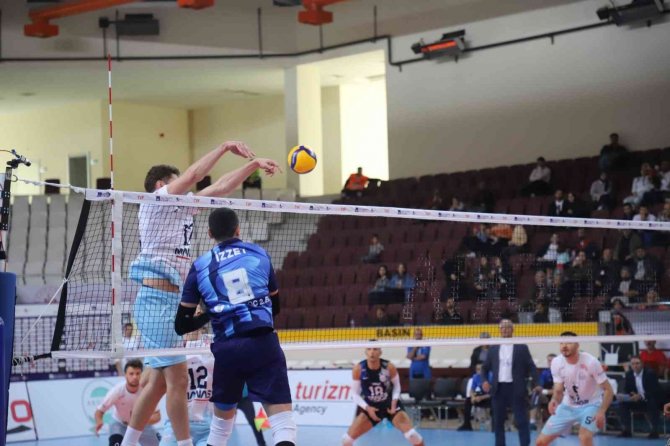 Axa Sigorta Efeler Ligi: Hatay Büyükşehir Belediyespor: 1 - Fenerbahçe Hdı Sigorta: 3