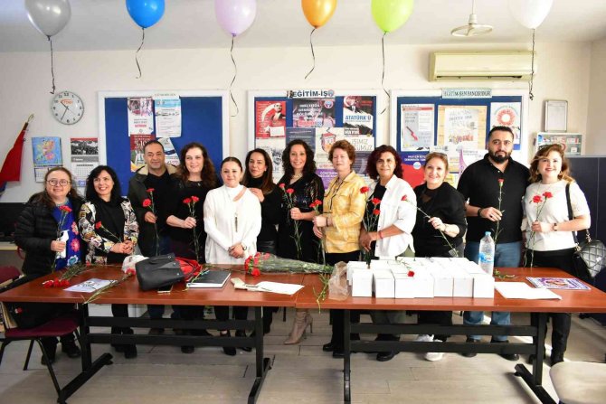 Başkan Çalkaya, Öğretmenleri Unutmadı