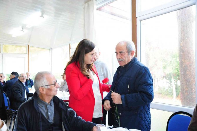 Başkan Çalkaya, Öğretmenleri Unutmadı
