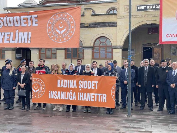 Kadına Yönelik Şiddete ’Dur’ Demek İçin Yürüdüler