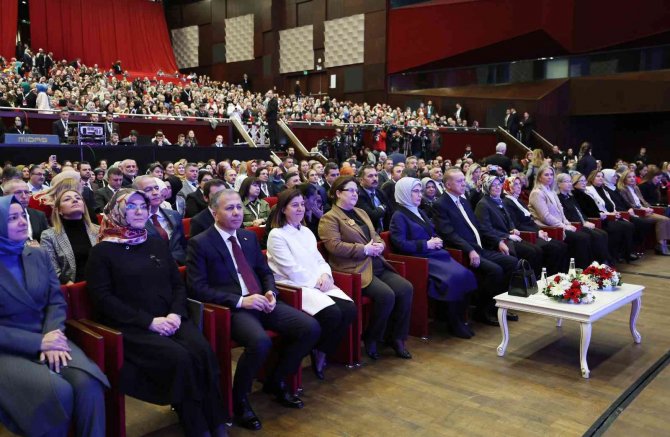 Cumhurbaşkanı Erdoğan, “Parlamentoya Girip, Teröristlerle Kol Kola Girip Kandil’de Dolaşanlar Bu Milletin Oylarının Temsilcisi Olamaz”