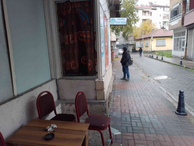 Devrek’te Ülkü Ocağı’nın Camları Kırıldı