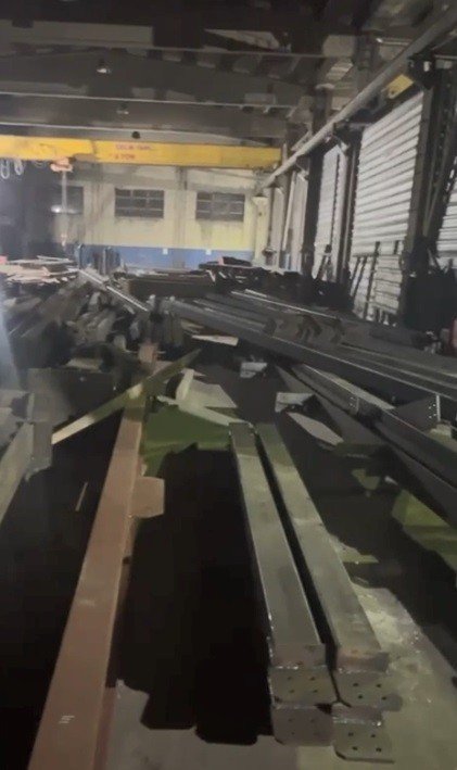 Tonlarca Ağırlıktaki Kamyonlar Beşik Gibi Sallandı