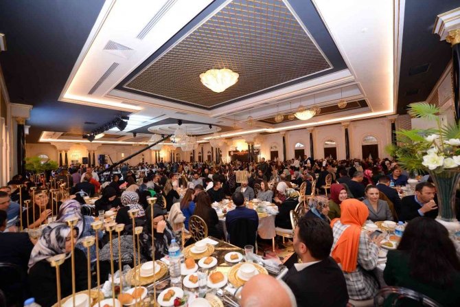 Öğretmen Başkan’dan Meslektaşları Onuruna Akşam Yemeği