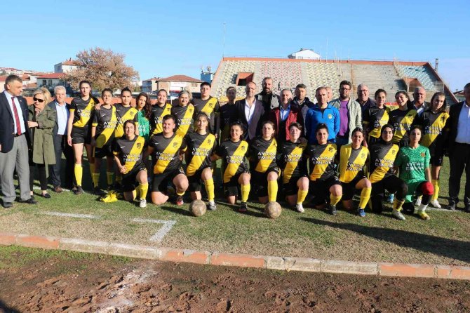 Filibe Ve Edirne’nin Kadın Futbolcuları Kıyasıya Mücadele Etti