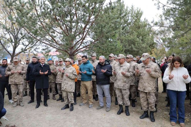 Erzincan’da Şehit Askerler Ve Terörle Mücadelede Başarılı Olunması İçin Kurban Kesildi