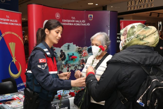 Jandarmadan Kadına Şiddete Karşı Bilgilendirme Faaliyeti