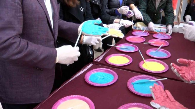 Maltepe’de Kadınlar, Kadına Şiddete Karşı El İzlerini Bıraktı