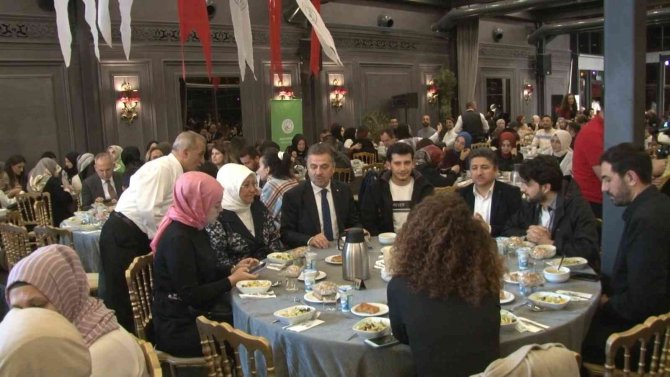 Gaziosmanpaşa’da Öğretmenler Yemekte Buluştu