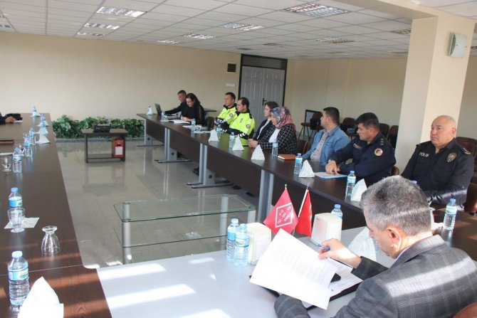 Gönen’de Kış Mevsimi Trafik Tedbirleri Toplantısı Düzenlendi