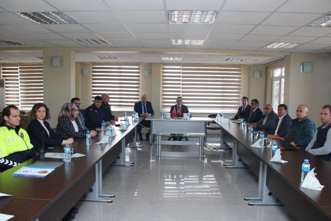 Gönen’de Kış Mevsimi Trafik Tedbirleri Toplantısı Düzenlendi