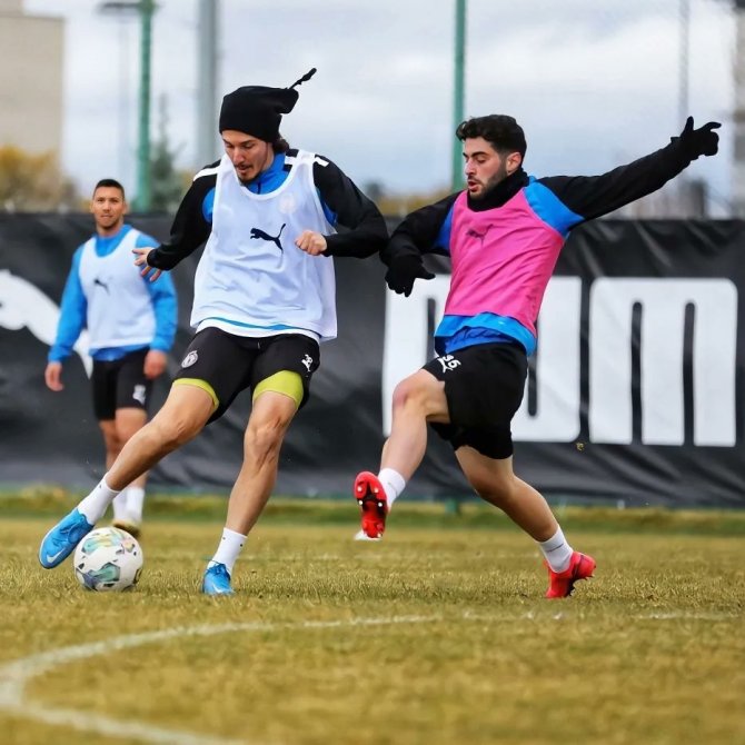 Afyonspor Zorlu Deplasmanın Hazırlıklarını Sürdürüyor