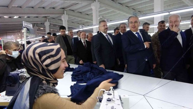 Bakan Soylu’nun Girişimiyle Kurulan Fabrikalar Gençlerin Geleceğe Umutla Bakmasını Sağlıyor