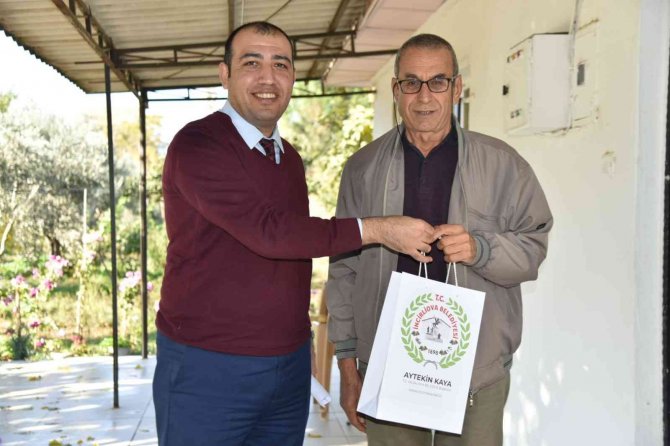 İ̇ncirliova Belediyesi Ekipleri Emekli Öğretmenlere Konuk Oldu