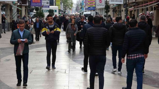 Uzmanı Uyardı: "Günde 2 Fincandan Fazla Bitki Çayı Tüketilmemeli"