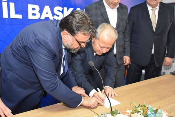 İ̇yi̇ Partili Büyükşehir Belediye Meclis Üyesi Karaboğa, Ak Parti’ye Geçti