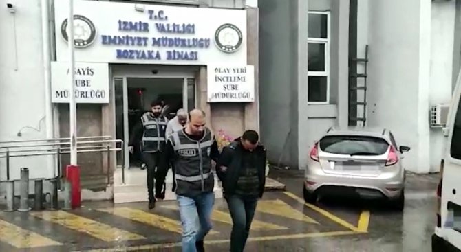 İ̇zmir’de Aranan Kişilere Film Gibi Operasyon: 29 Gözaltı