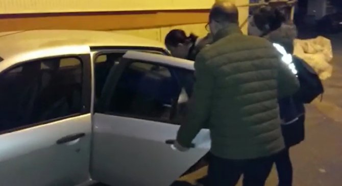 İ̇zmir’de Aranan Kişilere Film Gibi Operasyon: 29 Gözaltı