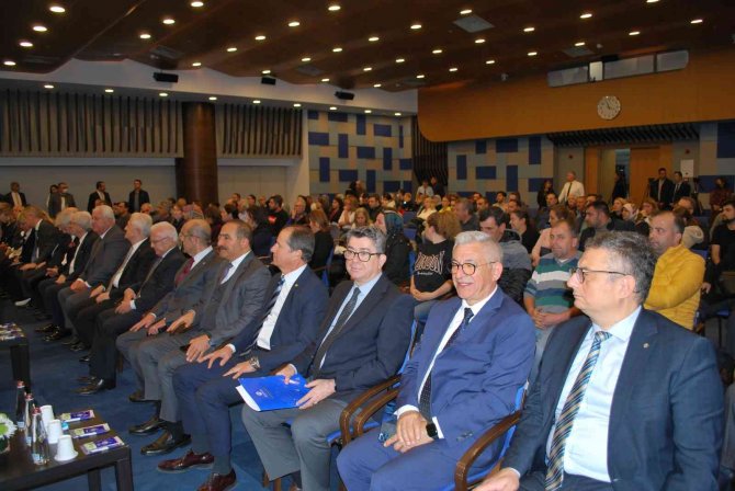 İ̇zmir İş Dünyası Depremin Yaralarını Sarıyor
