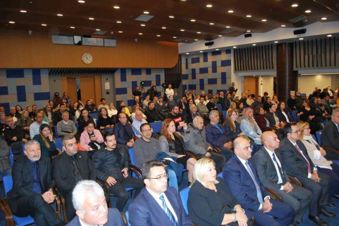 İ̇zmir İş Dünyası Depremin Yaralarını Sarıyor
