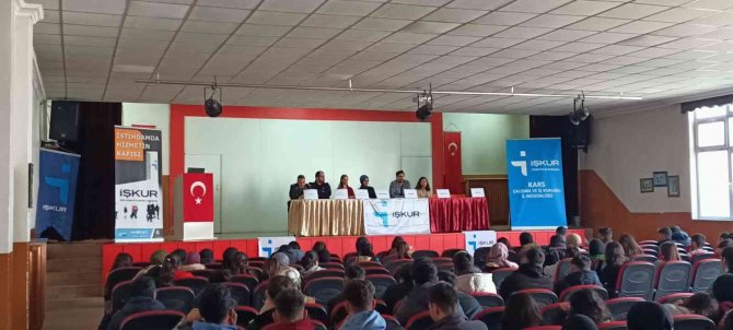 Kağızman’da Öğrencilere Meslek Tanıtımı Yapıldı