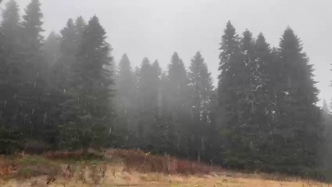 Karabük’ün Yüksek Kesimlerinde Mevsimin İlk Karı Etkili Oluyor