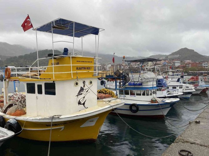 Amasra’da Dalga Boyu 4 Metreye Ulaştı