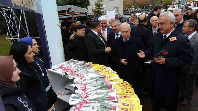 Ağaca Astıkları Notlarla Kadına Yönelik Şiddete ‘Dur’ Dediler