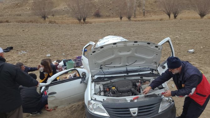 Kayganlaşan Yol Kazaya Neden Oldu, 3 Kişi Yaralandı