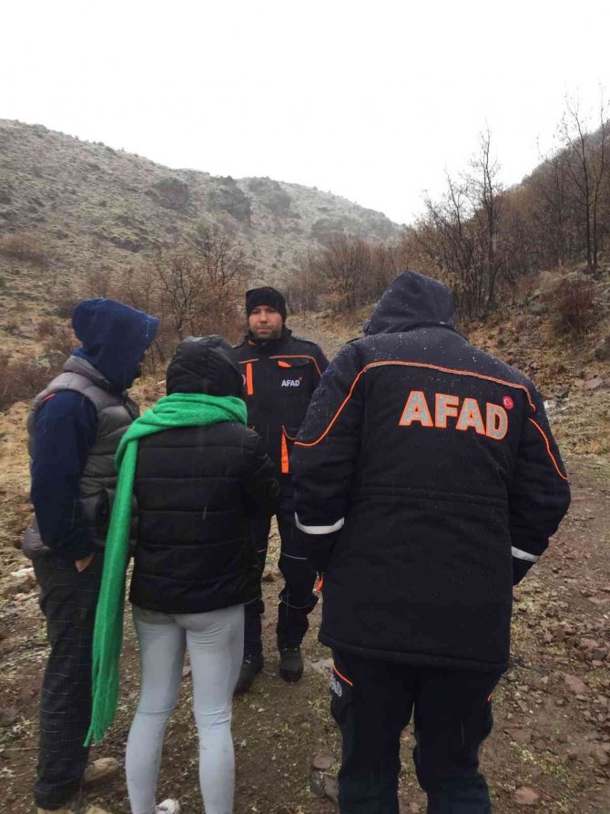 Yürüyüş Yaparken Kayboldular