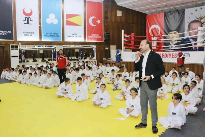 Körfez’de 200 Sporcuya Yeni Kuşak