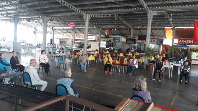 Köyceğiz’de Yaşlılar Yoga Öğreniyor