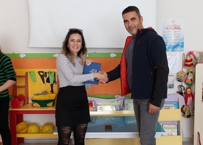 Kuşadası Belediyesi, Öğretmenleri Unutmadı