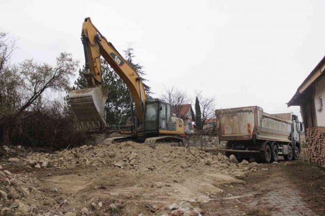 Kütahya’da 22 Metruk Binanın Daha Yıkımı Gerçekleşti