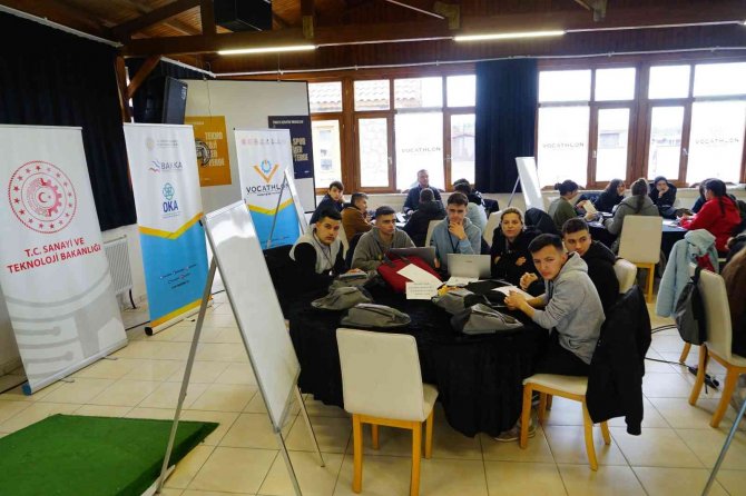 10 İlden 22 Takımın Yarıştığı "Vocathlon: Mesleki Girişim Maratonu" Başladı