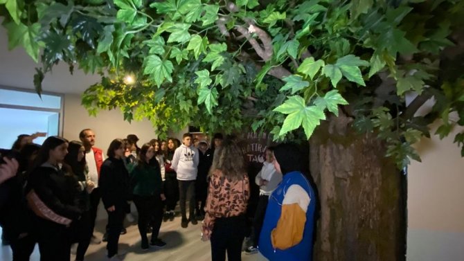 Bilgilerini "Tarihe Açılan Odalar"la Pekiştiriyorlar