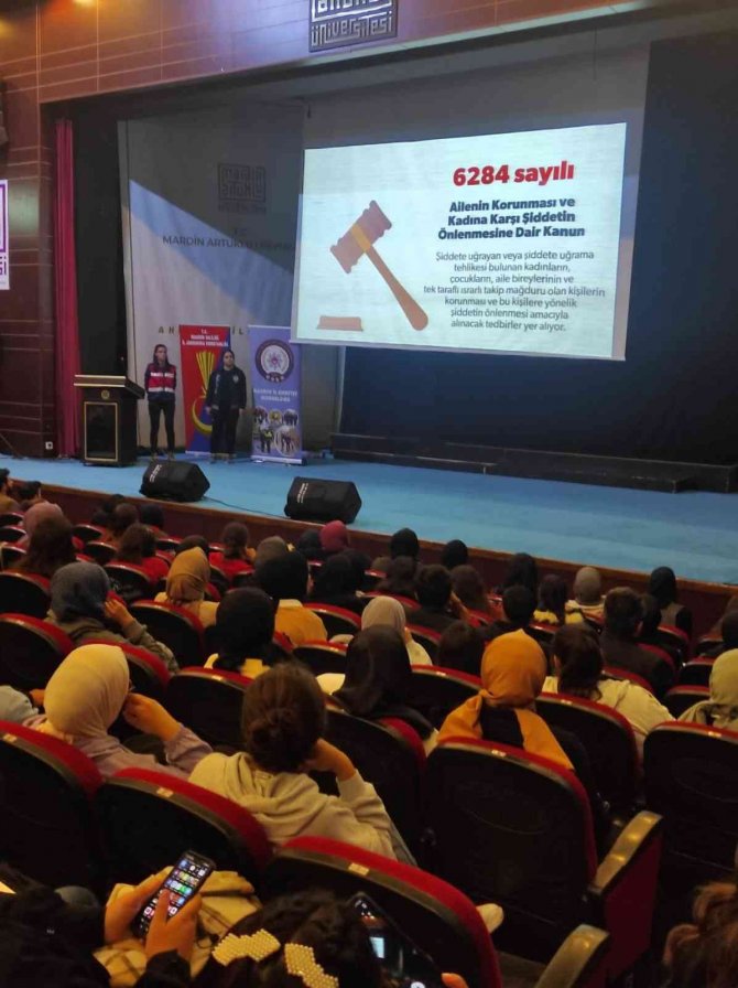 Mardin’de Kadınlara Çiçekli Bilgilendirme