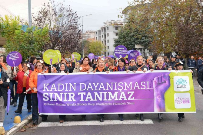Nilüfer’de Kadınlar Şiddete Karşı Yürüdü