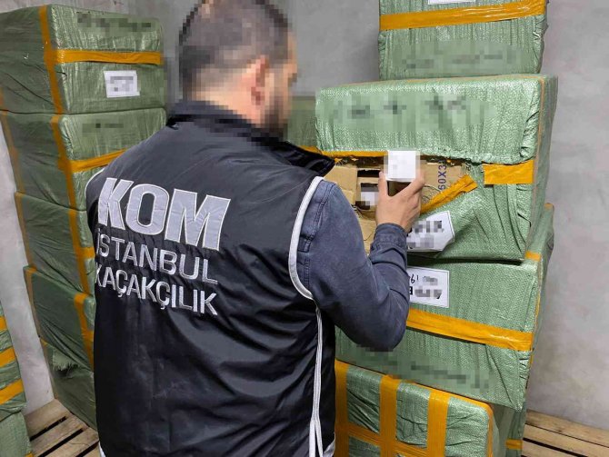 İ̇stanbul’da Kaçak Emtia Operasyonu