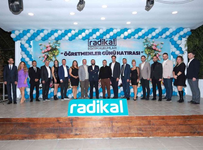 Radikal Eğitim Kurumlarında Öğretmenler Günü Coşkusu