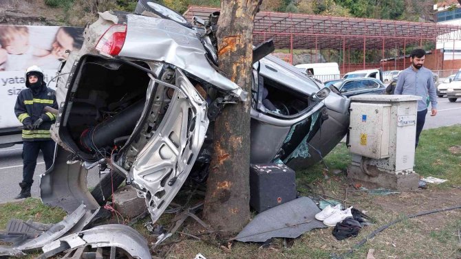 Parçalanan Araçtan Sağ Çıktı