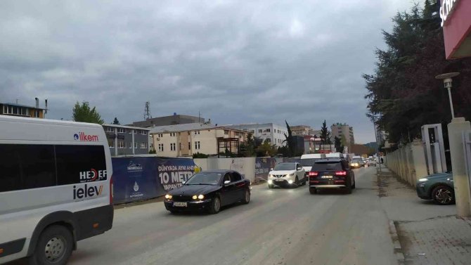 İ̇stanbul’da Alışveriş Nedeniyle Trafik Yoğunluğu Oluştu